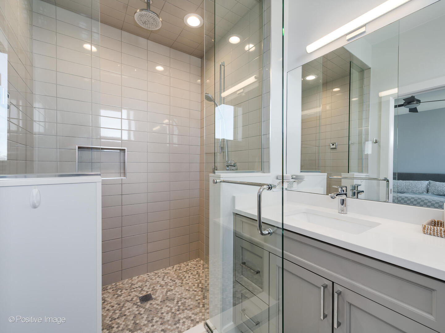 4115 N Lincoln Avenue Unit: 4S