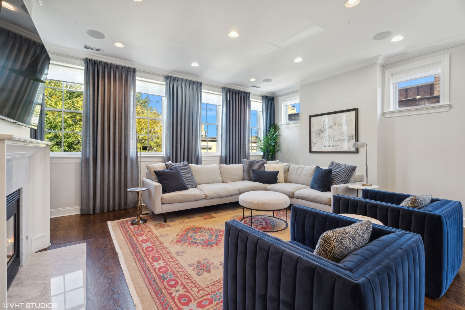 851 W Fletcher Street Unit: 3