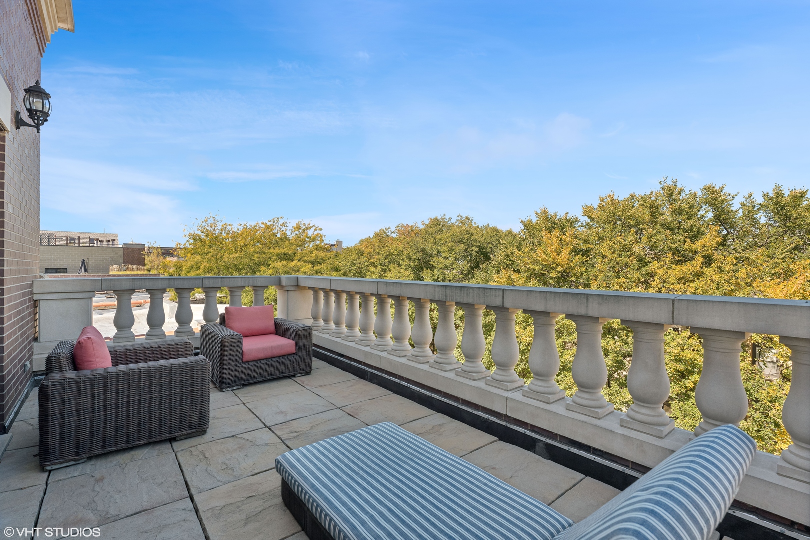 851 W Fletcher Street Unit: 3