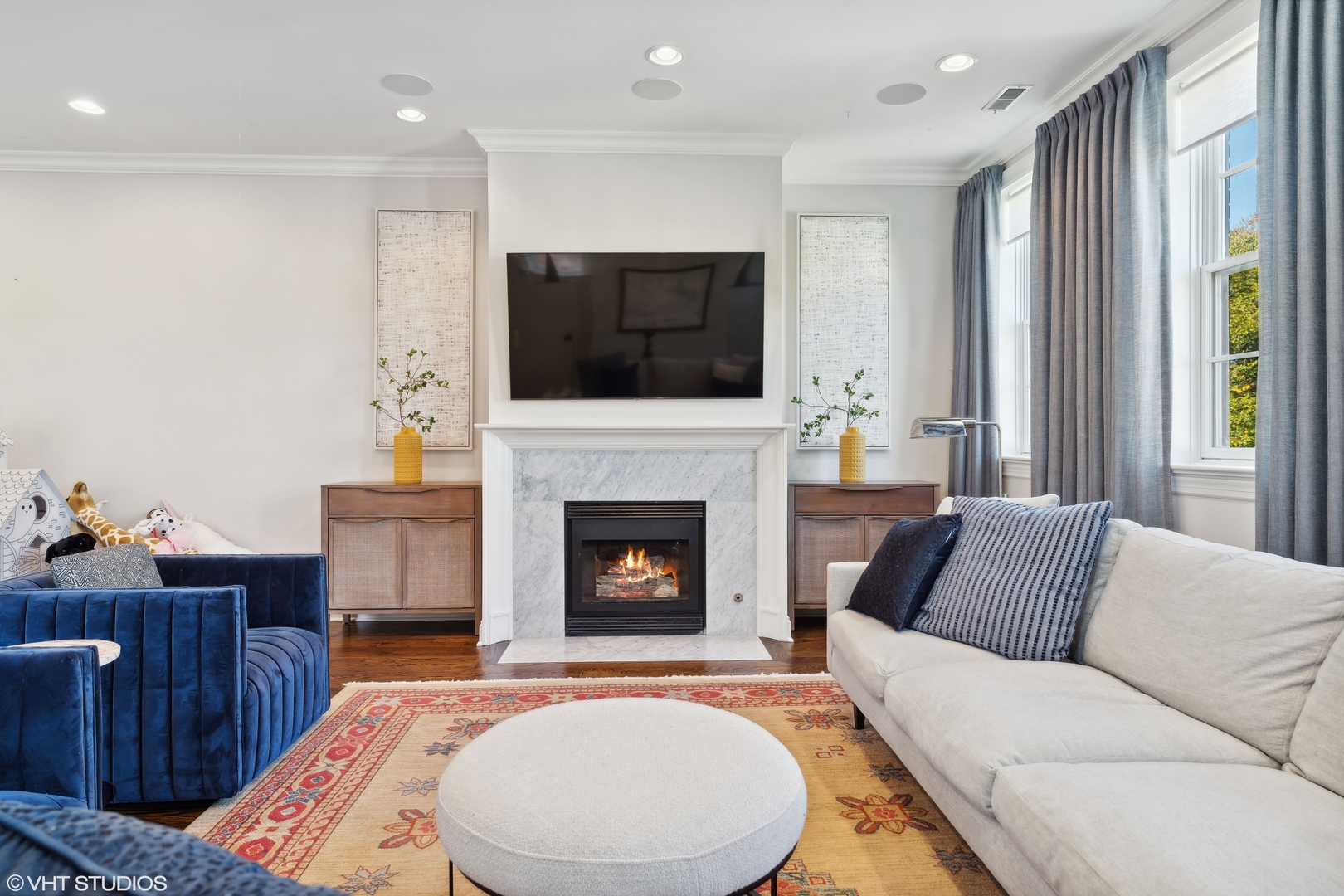 851 W Fletcher Street Unit: 3