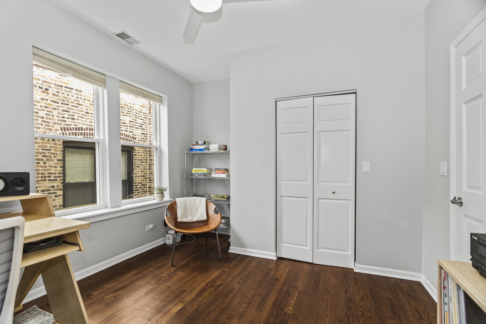 2634 W Iowa Street Unit: 4