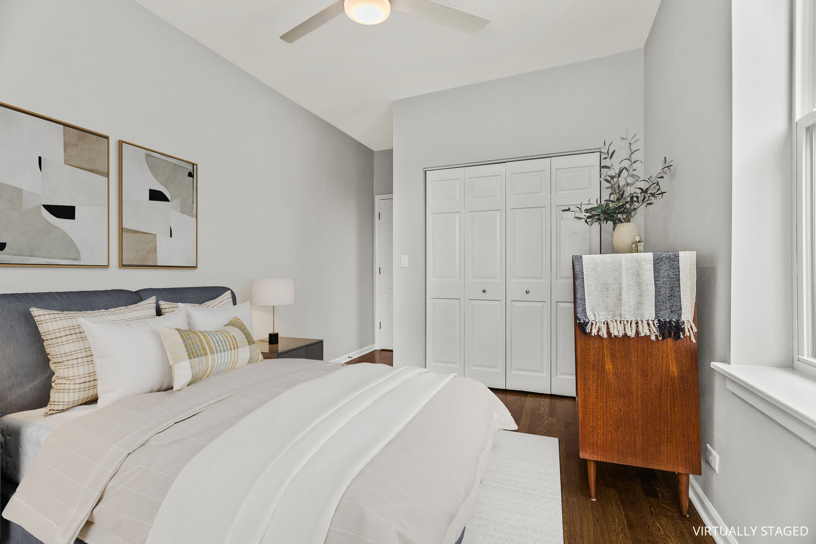 2634 W Iowa Street Unit: 4