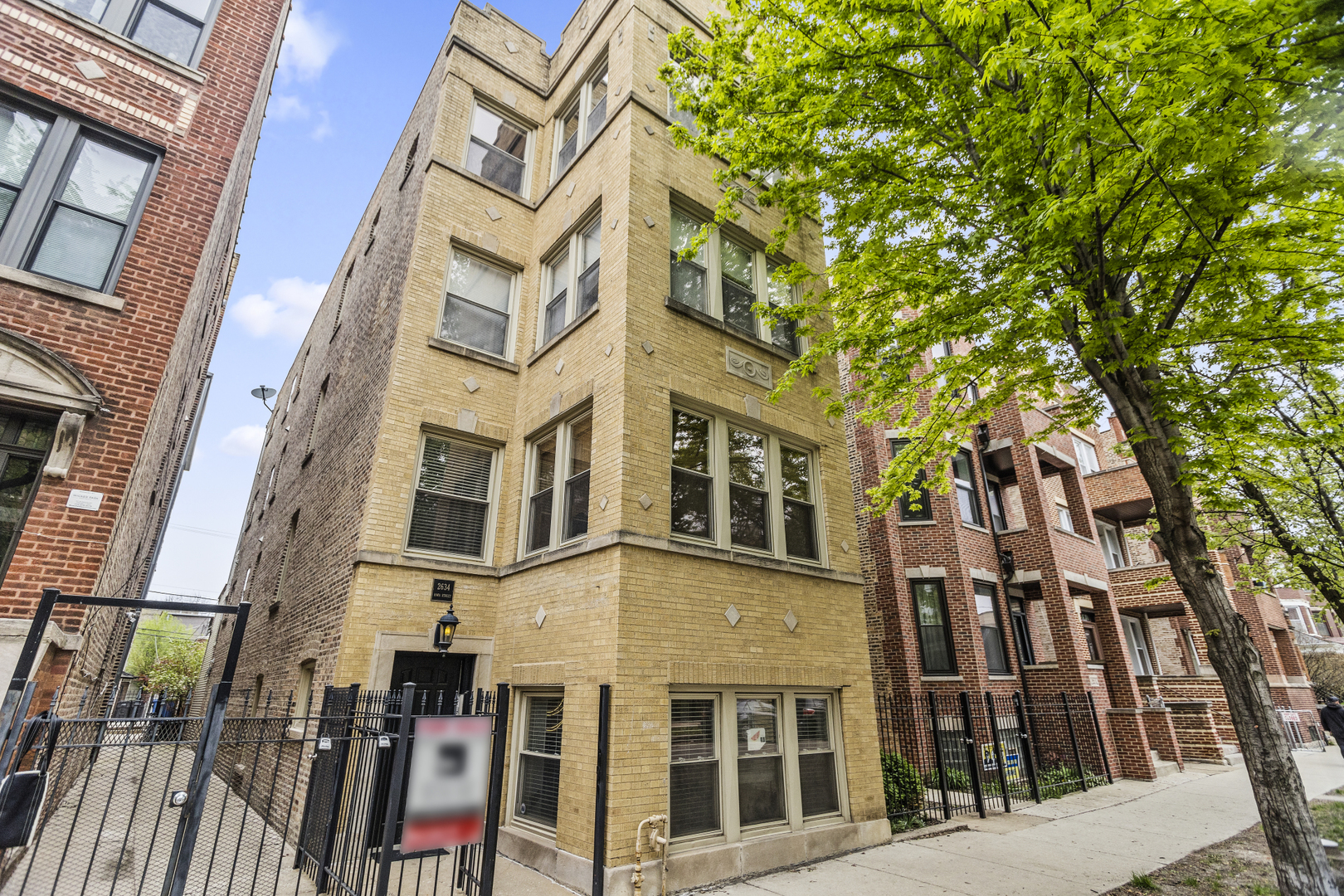 2634 W Iowa Street Unit: 4