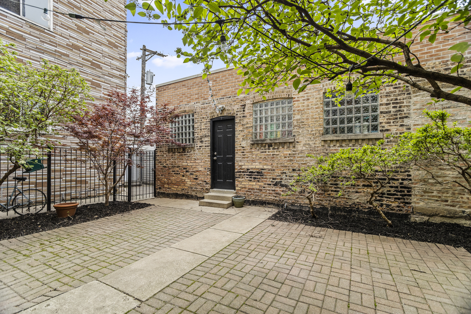 2634 W Iowa Street Unit: 4