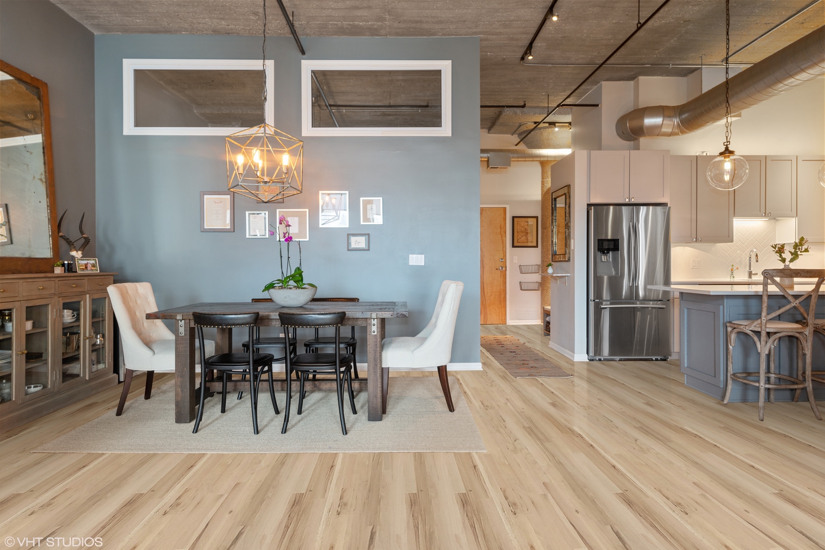 758 N Larrabee Street Unit: 821