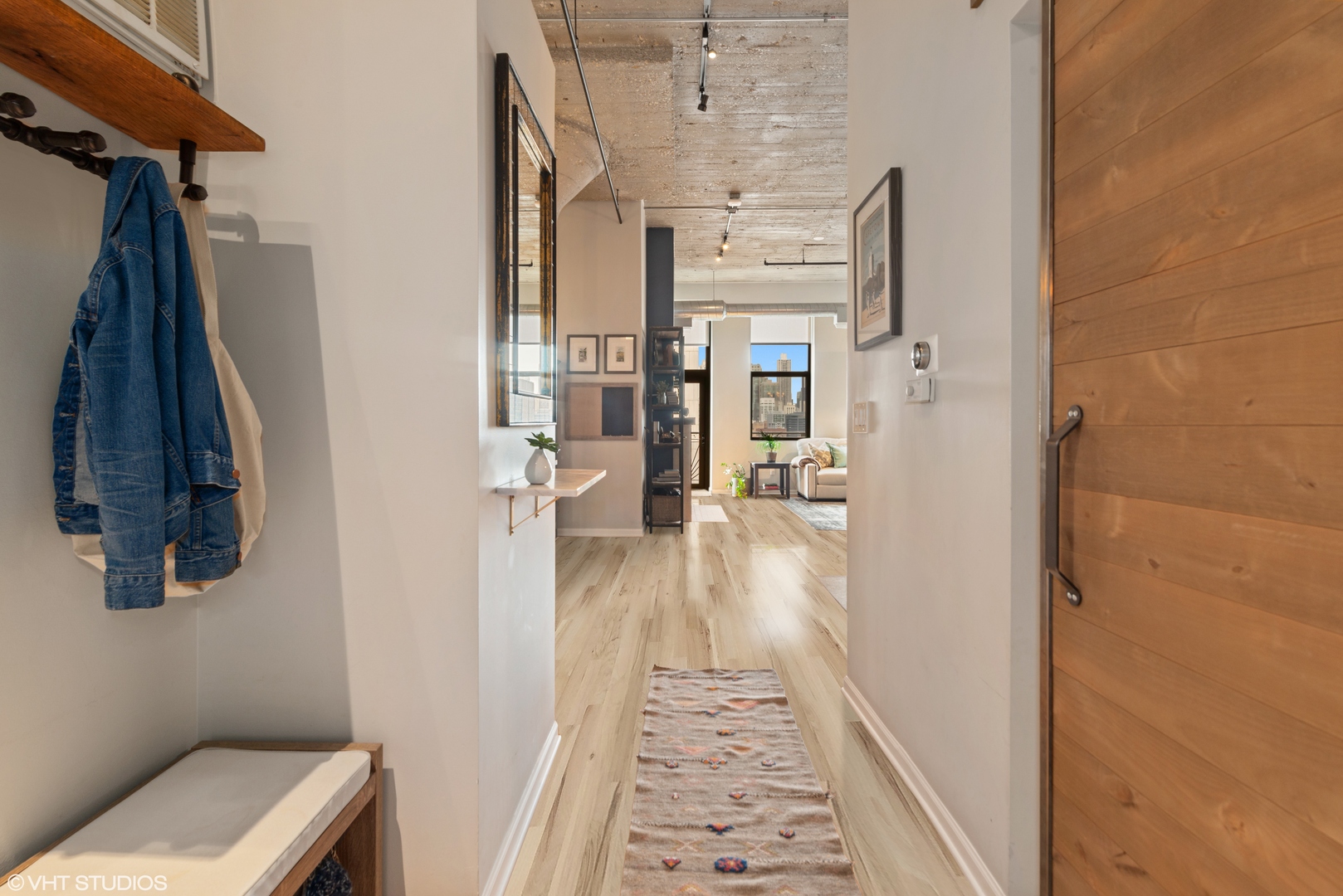 758 N Larrabee Street Unit: 821