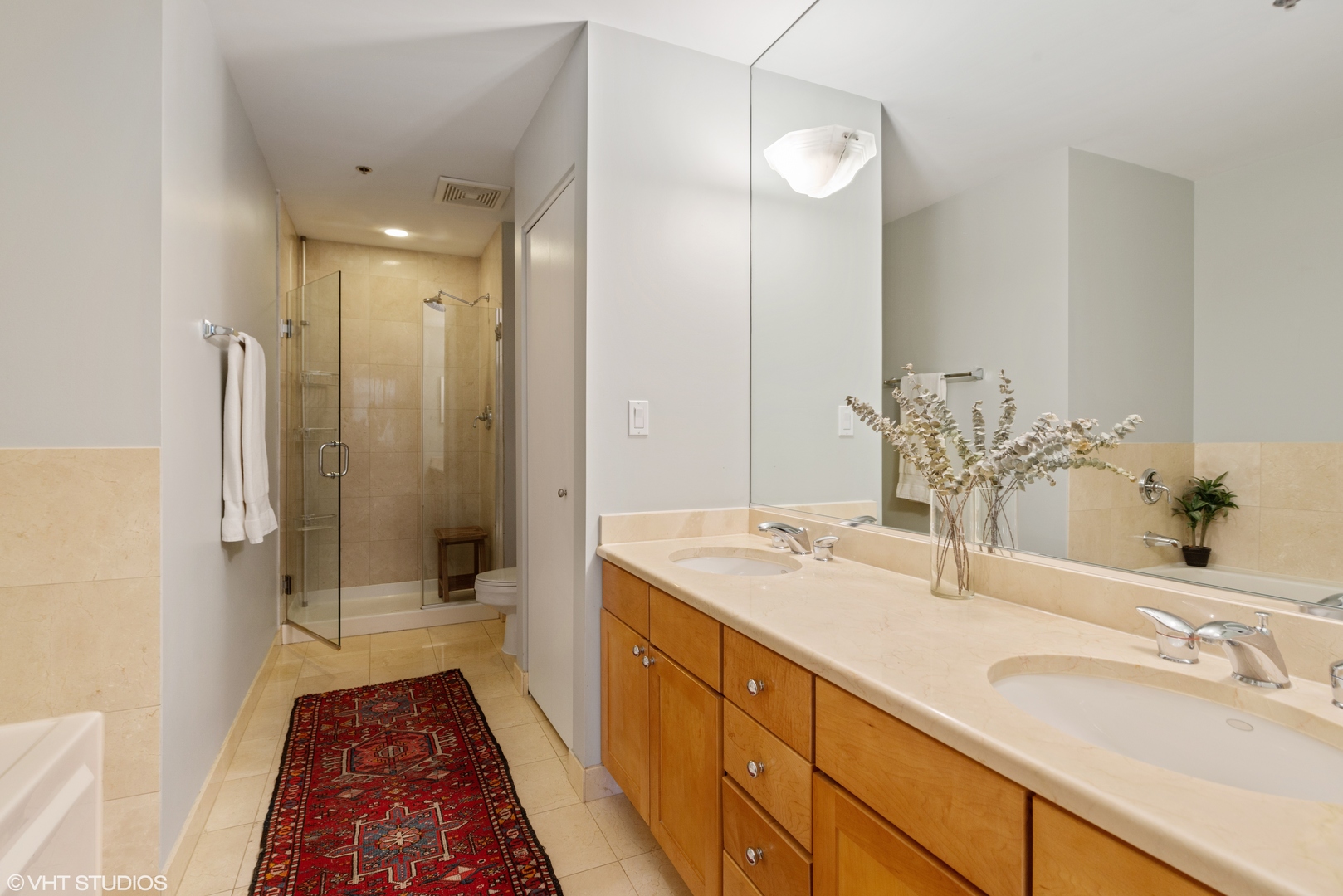 758 N Larrabee Street Unit: 821