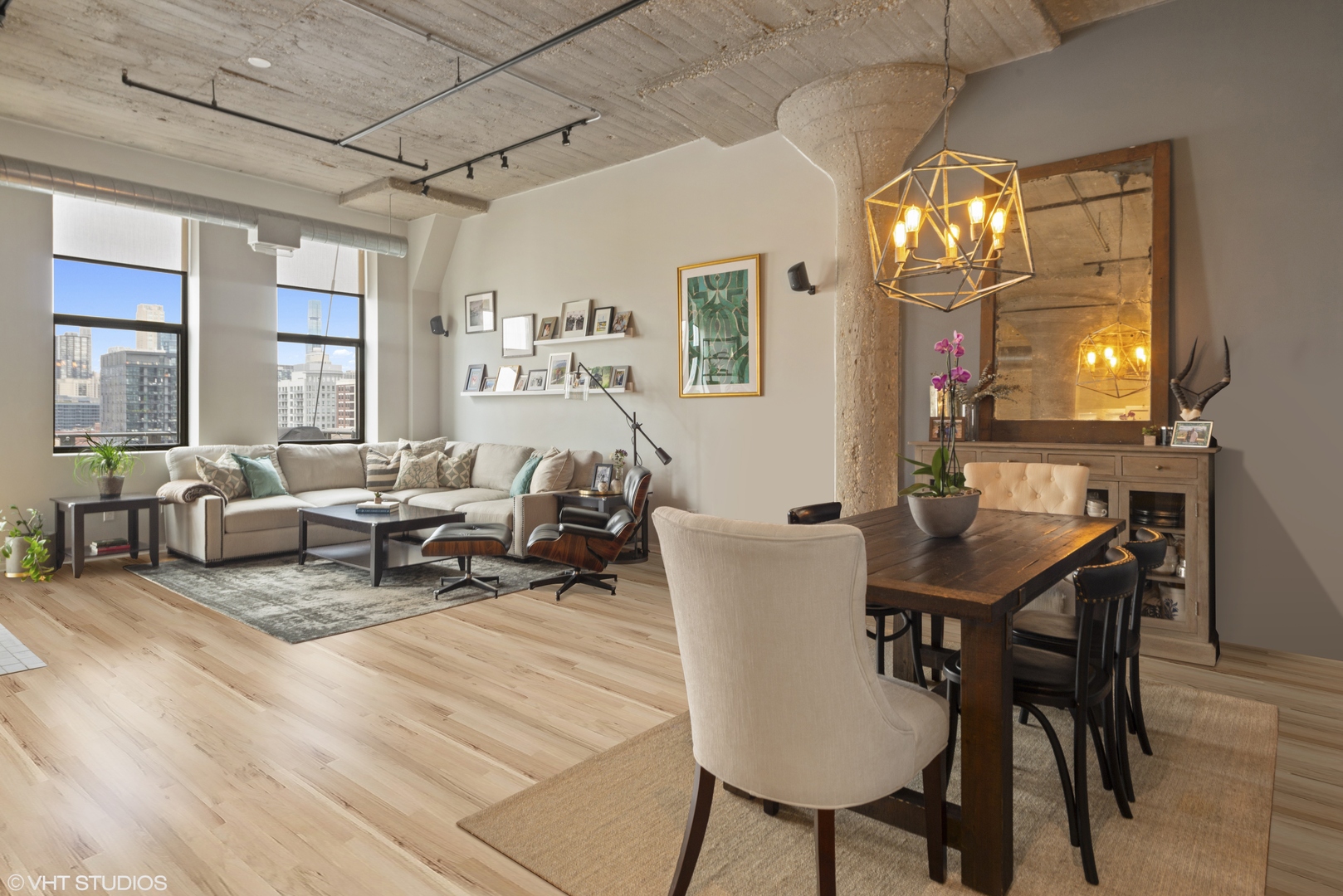 758 N Larrabee Street Unit: 821