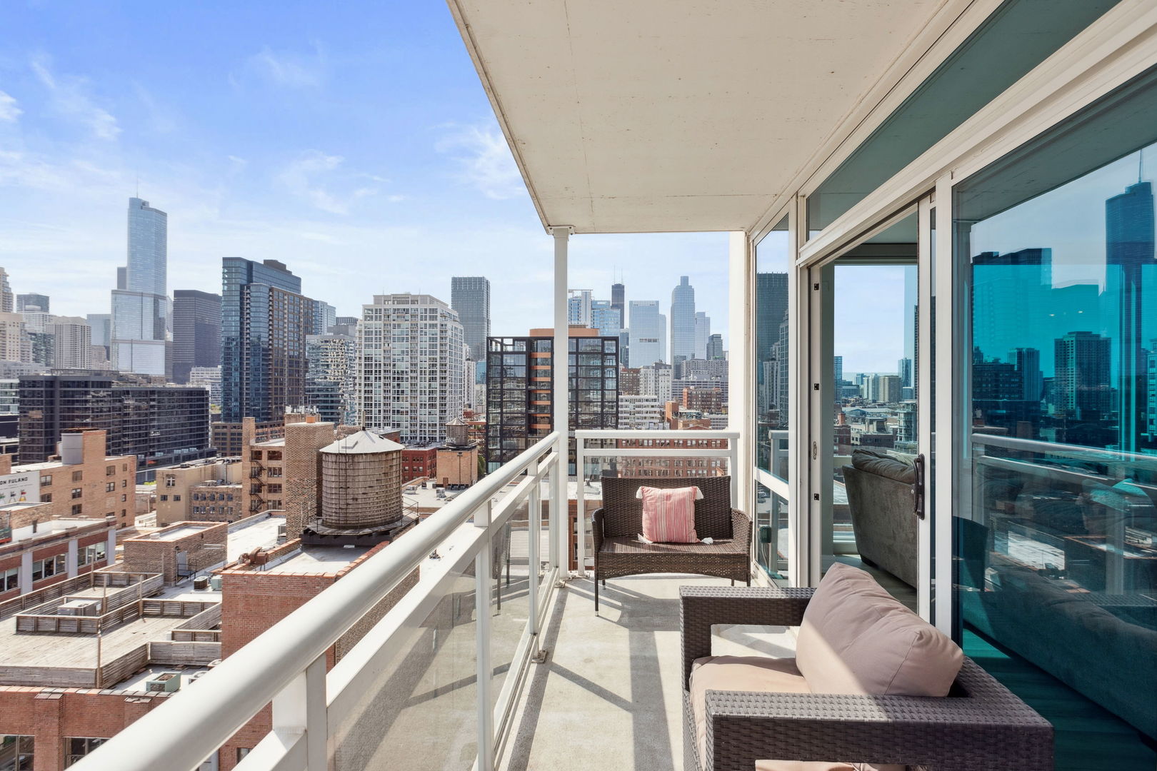 757 N Orleans Street Unit: 1406