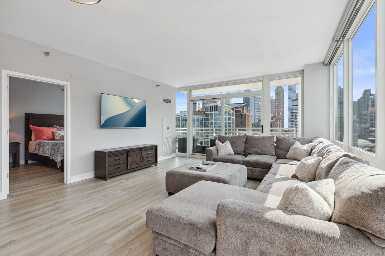 757 N Orleans Street Unit: 1406