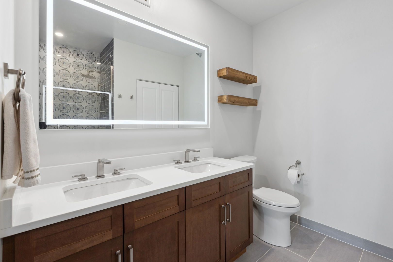 757 N Orleans Street Unit: 1406