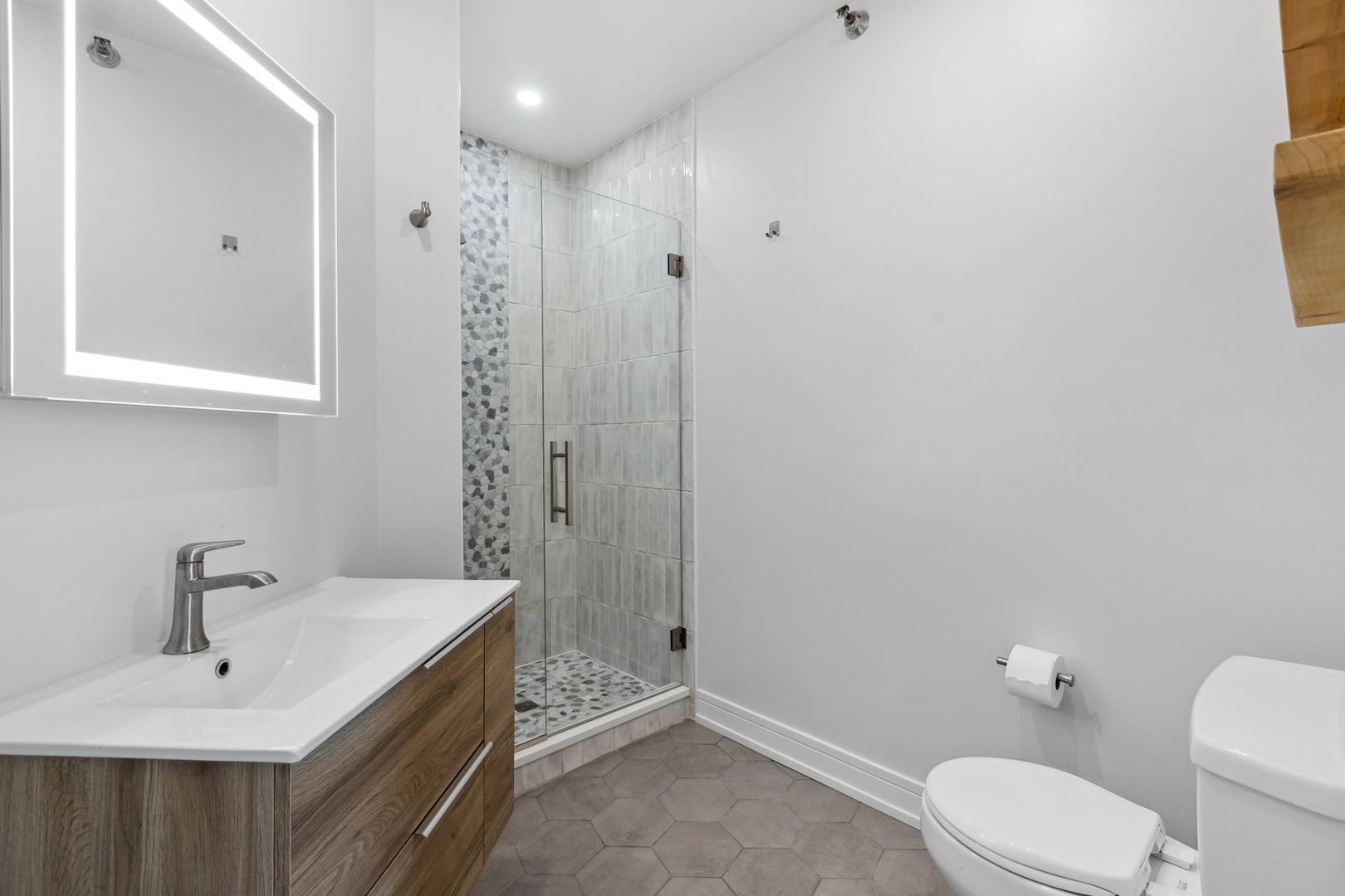 757 N Orleans Street Unit: 1406