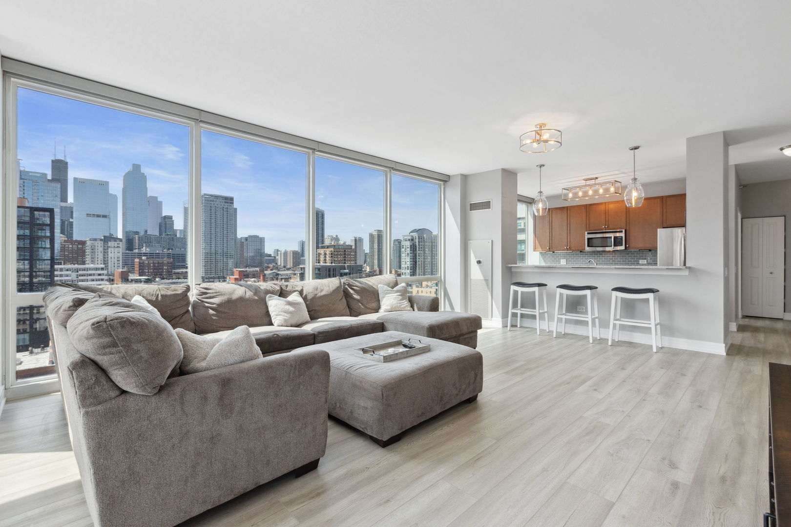 757 N Orleans Street Unit: 1406