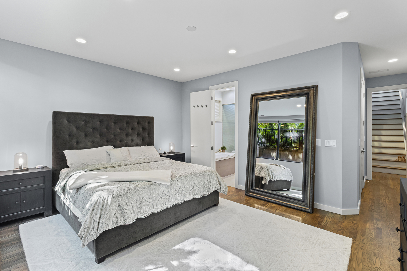 2320 N Hamilton Avenue Unit: 1