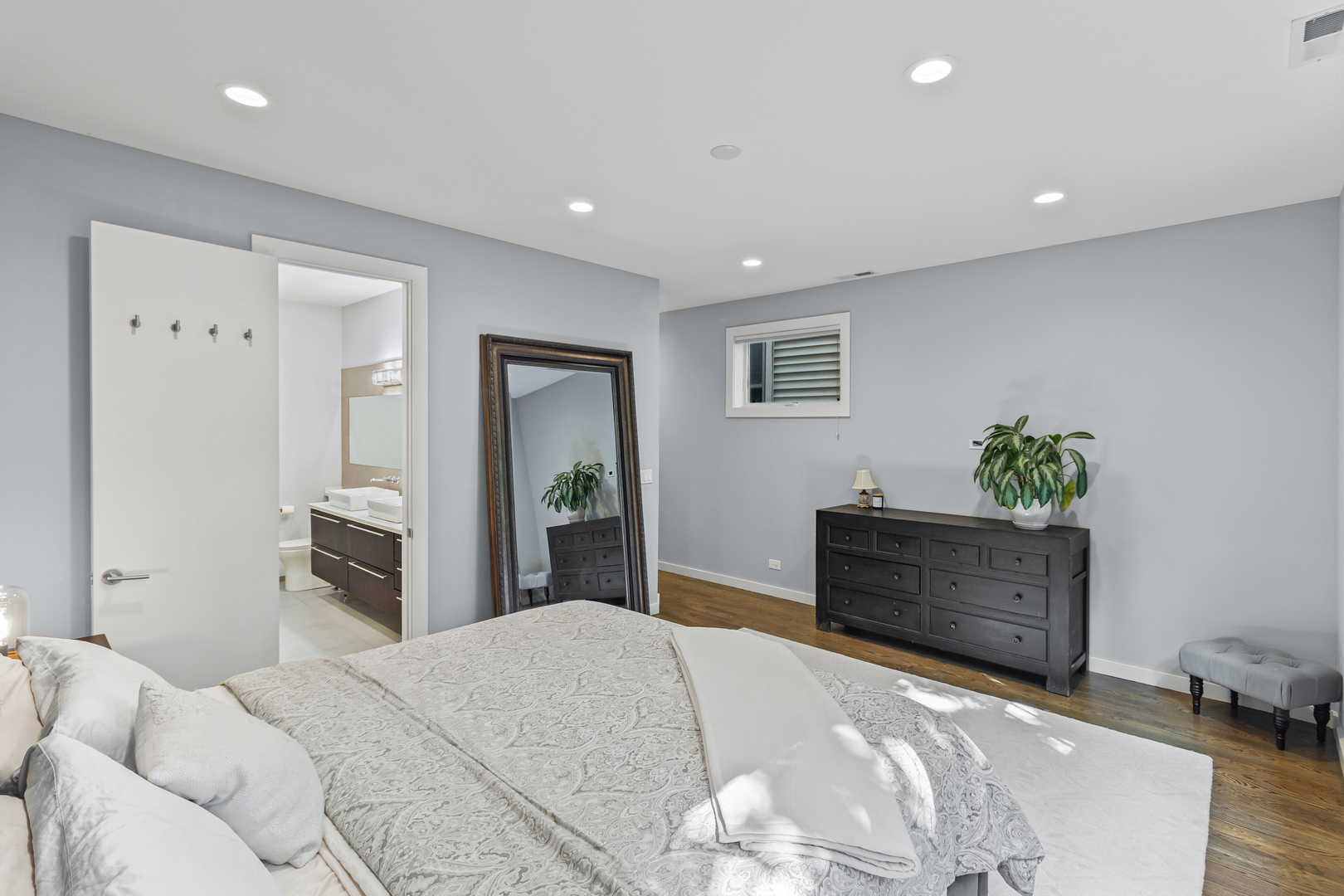 2320 N Hamilton Avenue Unit: 1