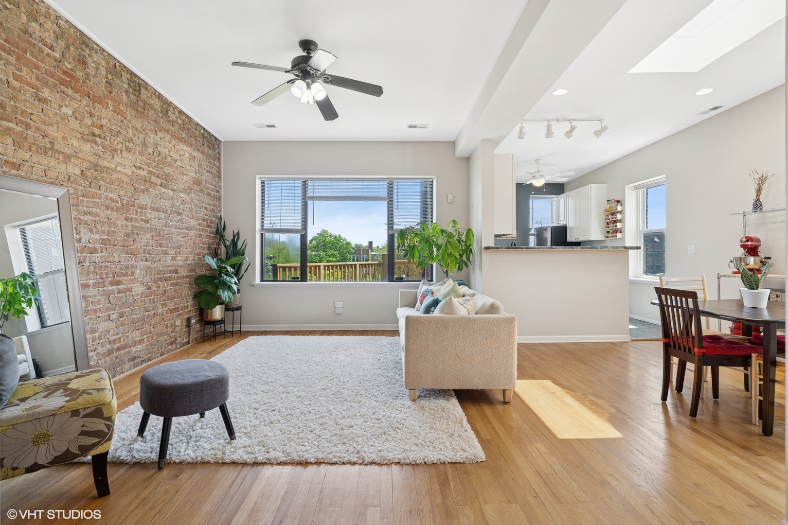4817 N Fairfield Avenue Unit: 3
