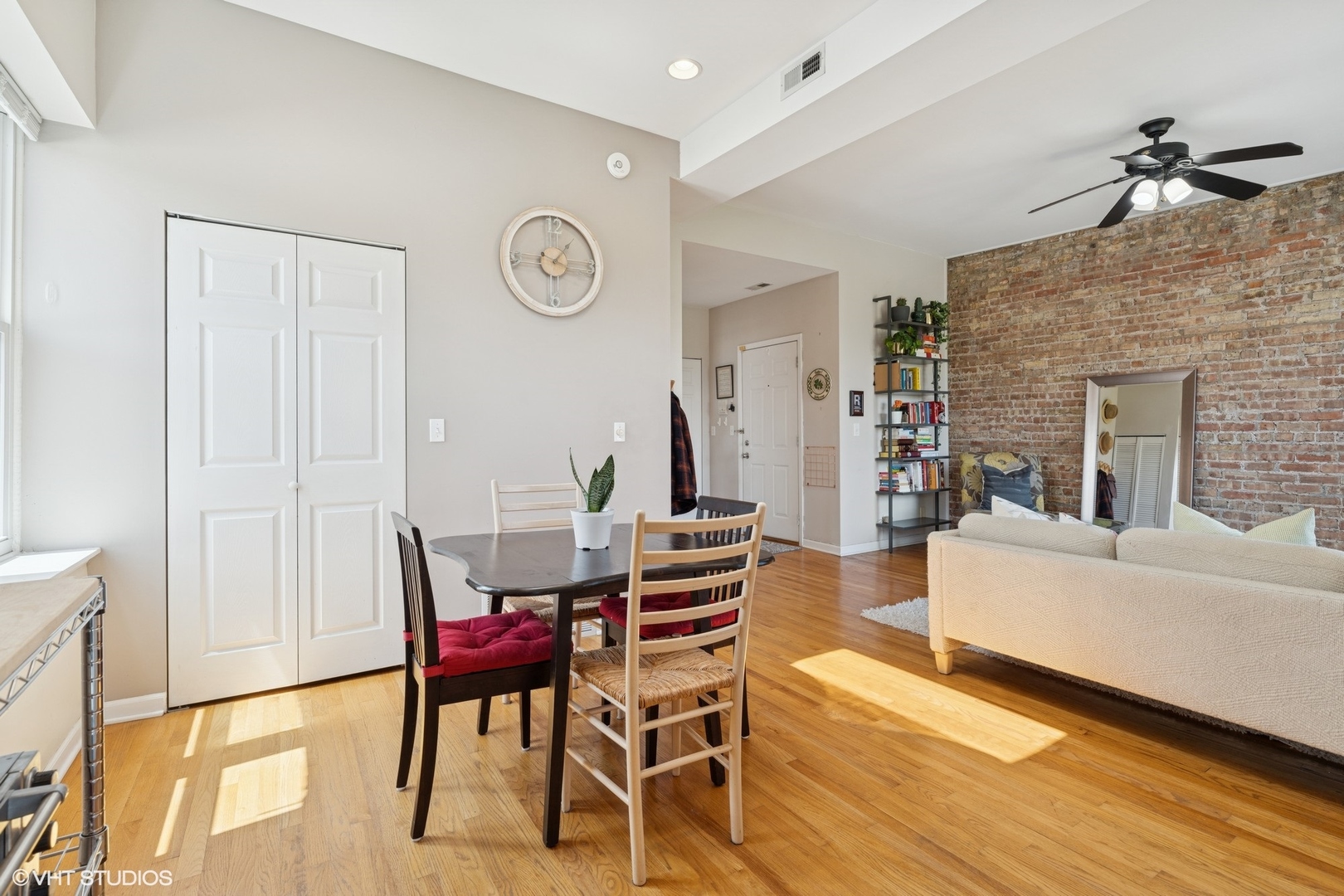 4817 N Fairfield Avenue Unit: 3