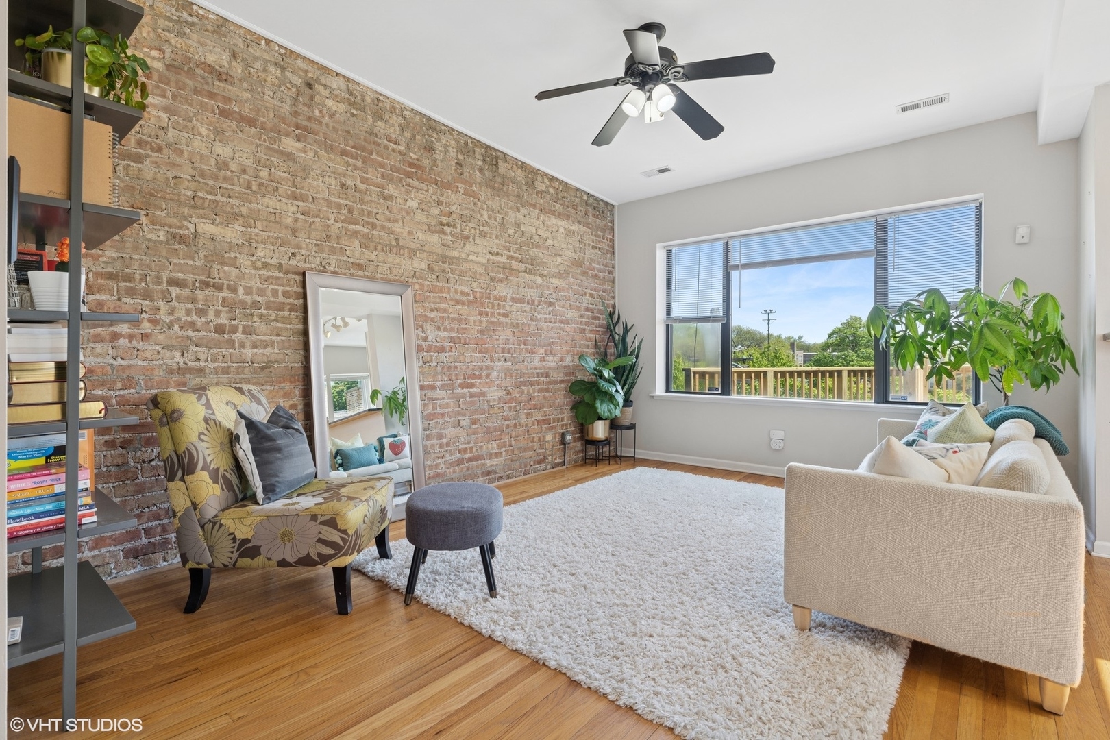 4817 N Fairfield Avenue Unit: 3