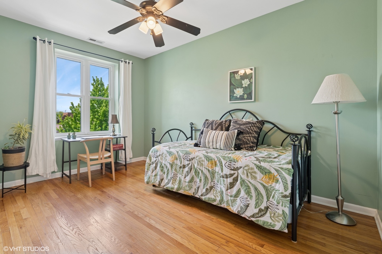 4817 N Fairfield Avenue Unit: 3