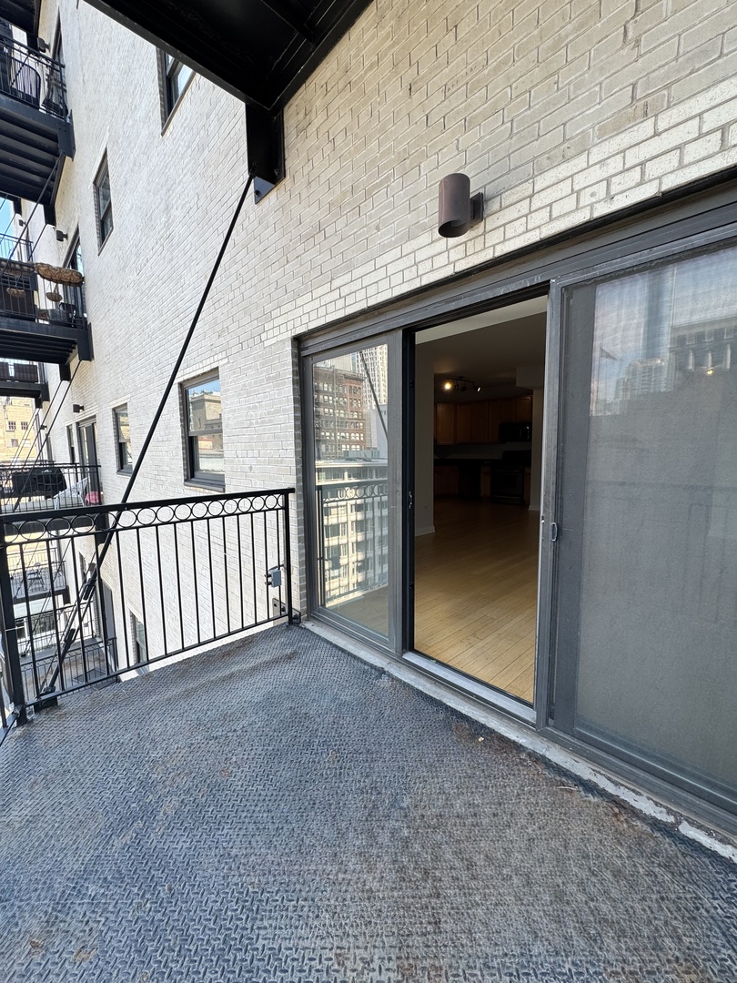 8 W Monroe Street Unit: 1409