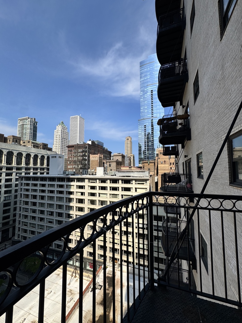 8 W Monroe Street Unit: 1409