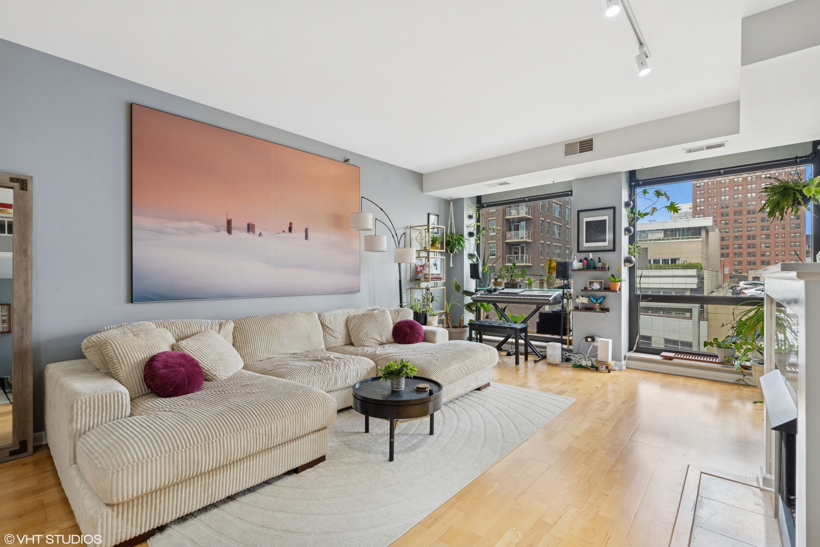 1212 N Wells Street Unit: 402