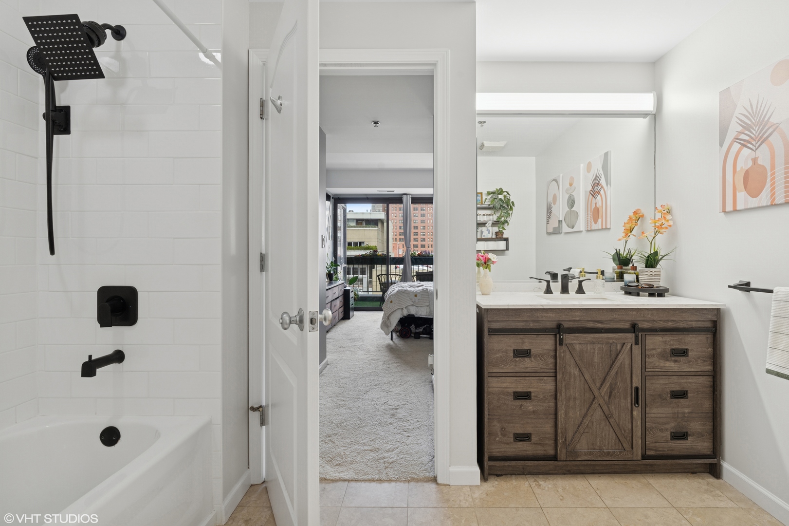 1212 N Wells Street Unit: 402