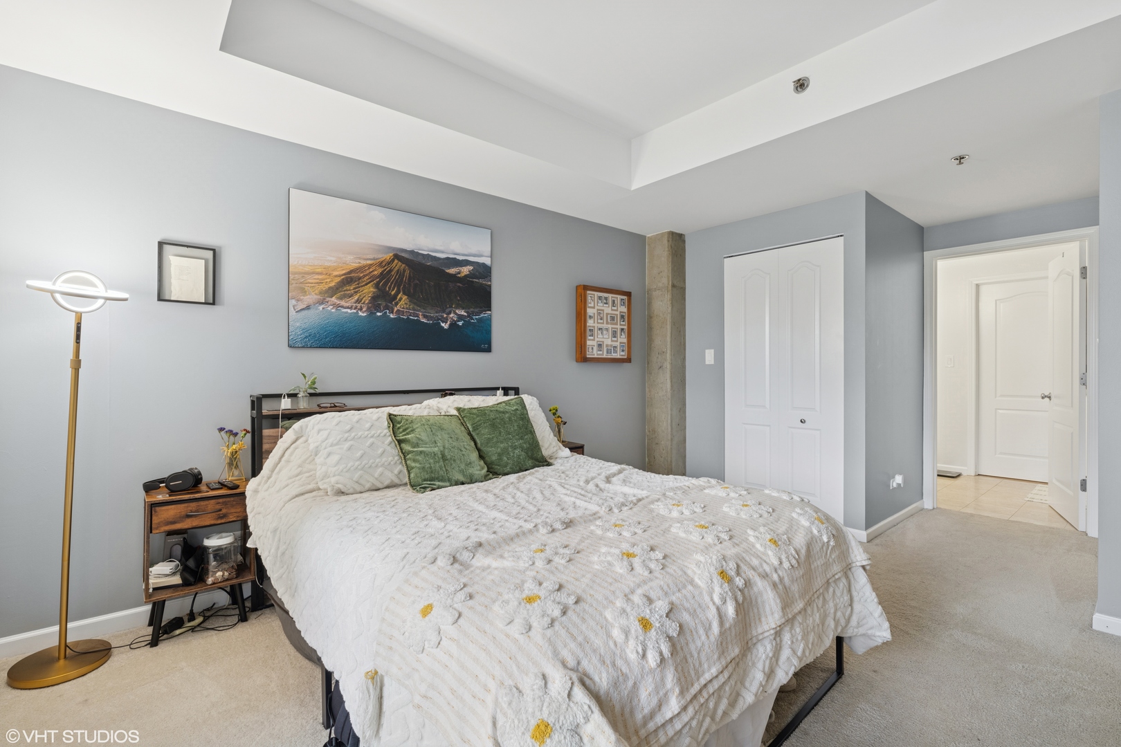 1212 N Wells Street Unit: 402