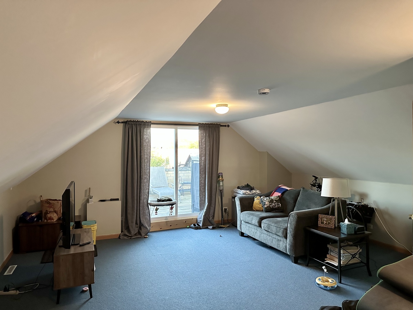 1463 N Leavitt Street Unit: 3