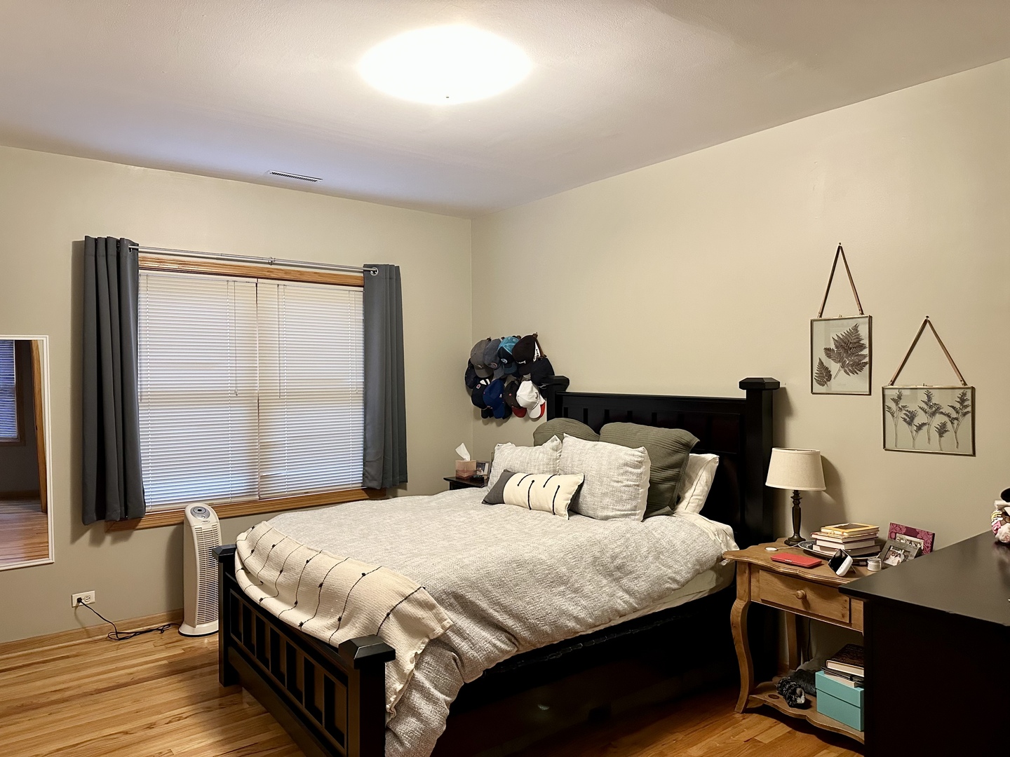 1463 N Leavitt Street Unit: 3