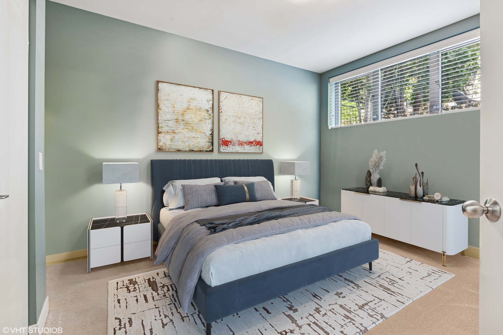 2147 W CHURCHILL Street