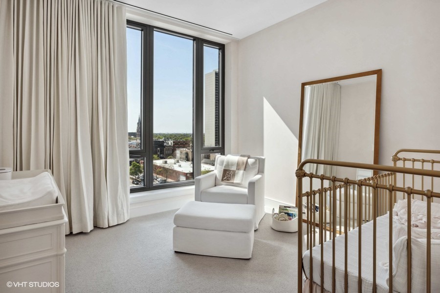 1550 N Clark Street Unit: 804