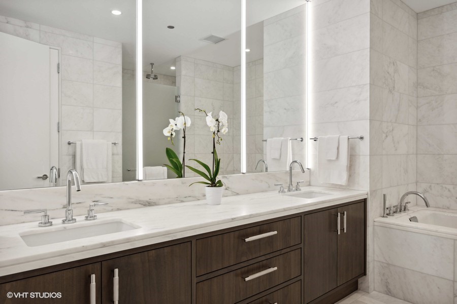 1550 N Clark Street Unit: 804