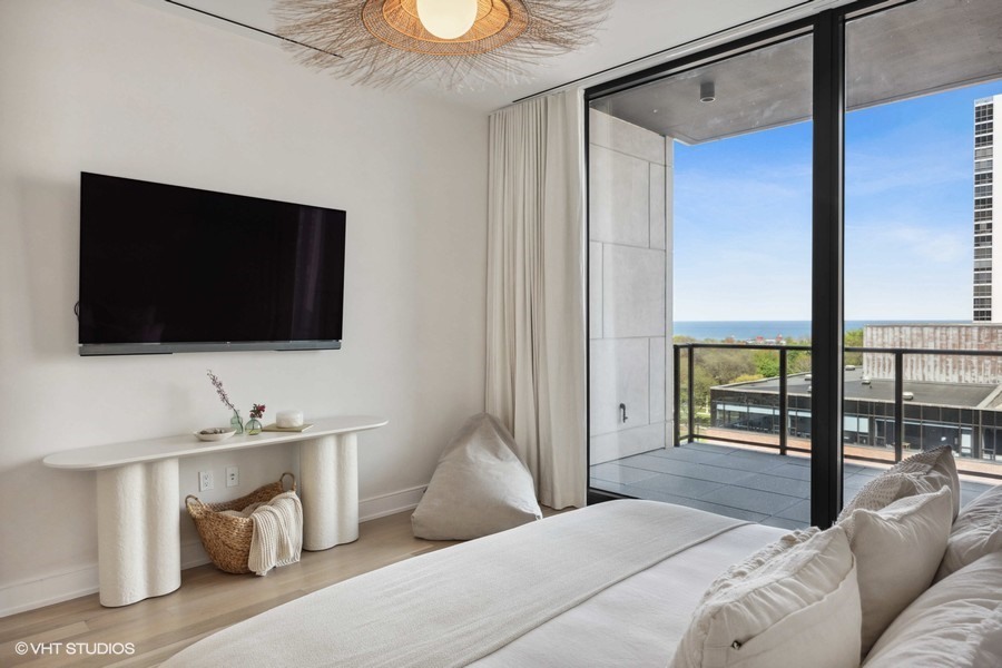 1550 N Clark Street Unit: 804