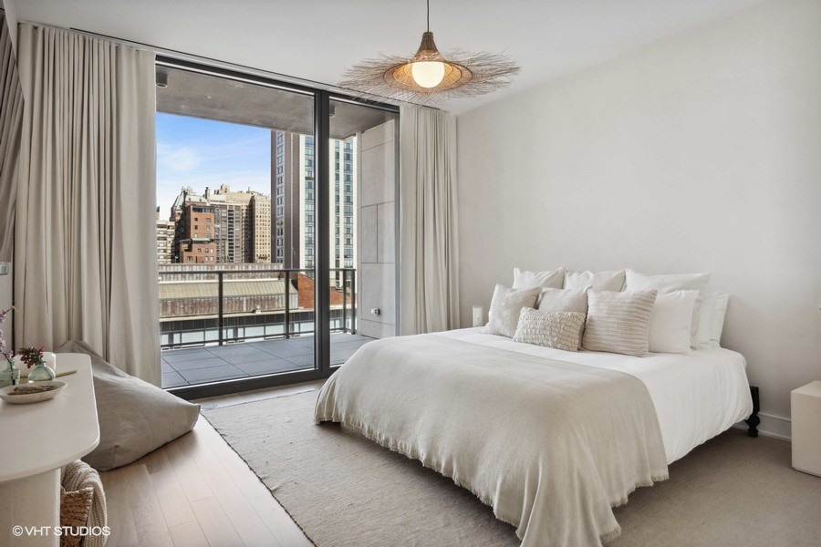 1550 N Clark Street Unit: 804