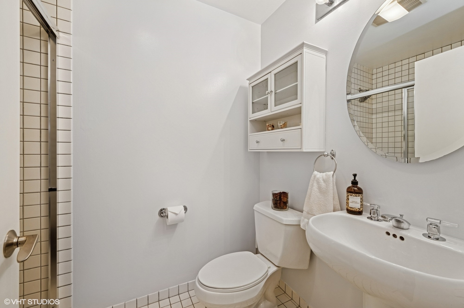 3401 N Janssen Avenue Unit: F