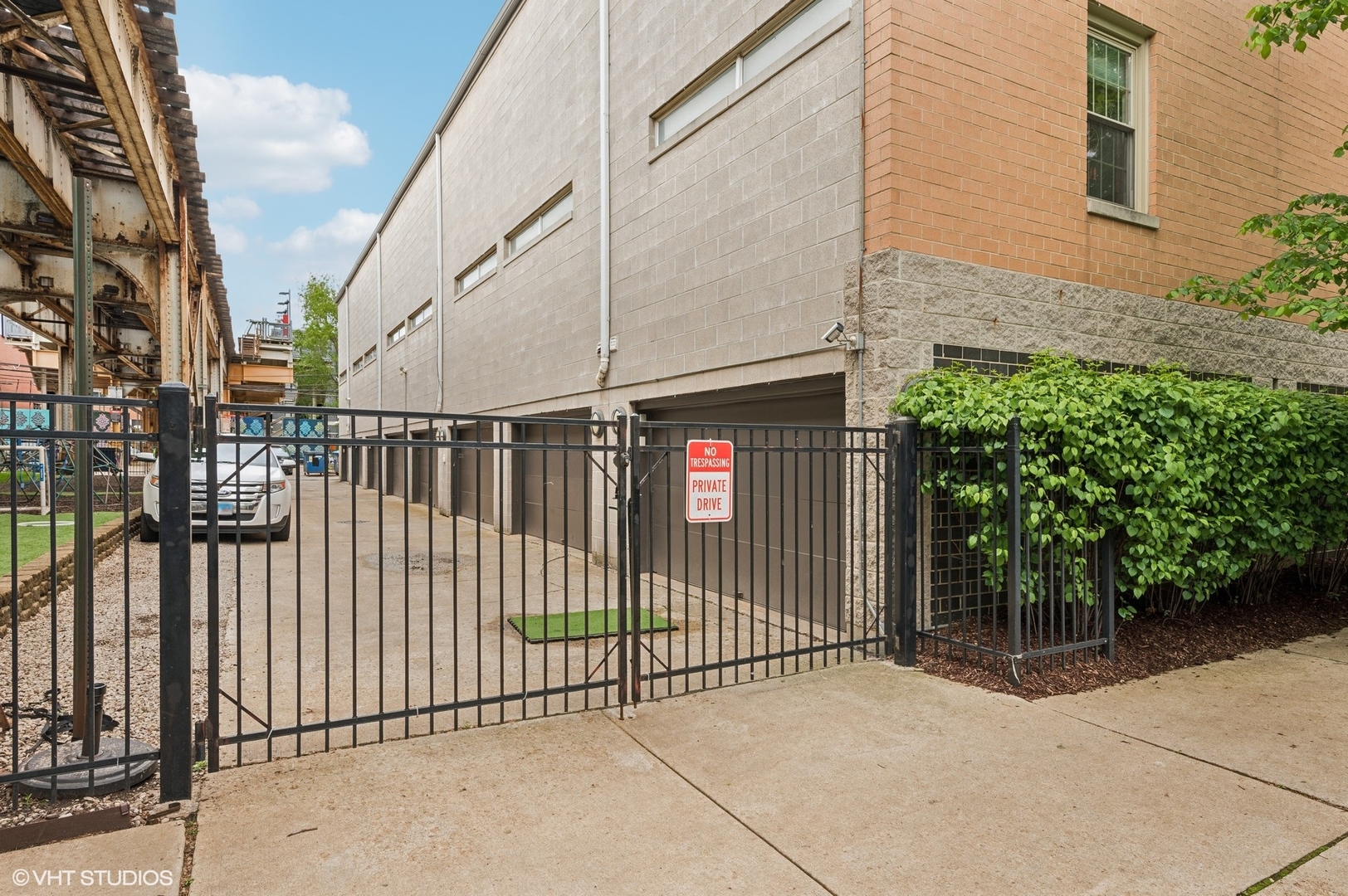 3401 N Janssen Avenue Unit: F