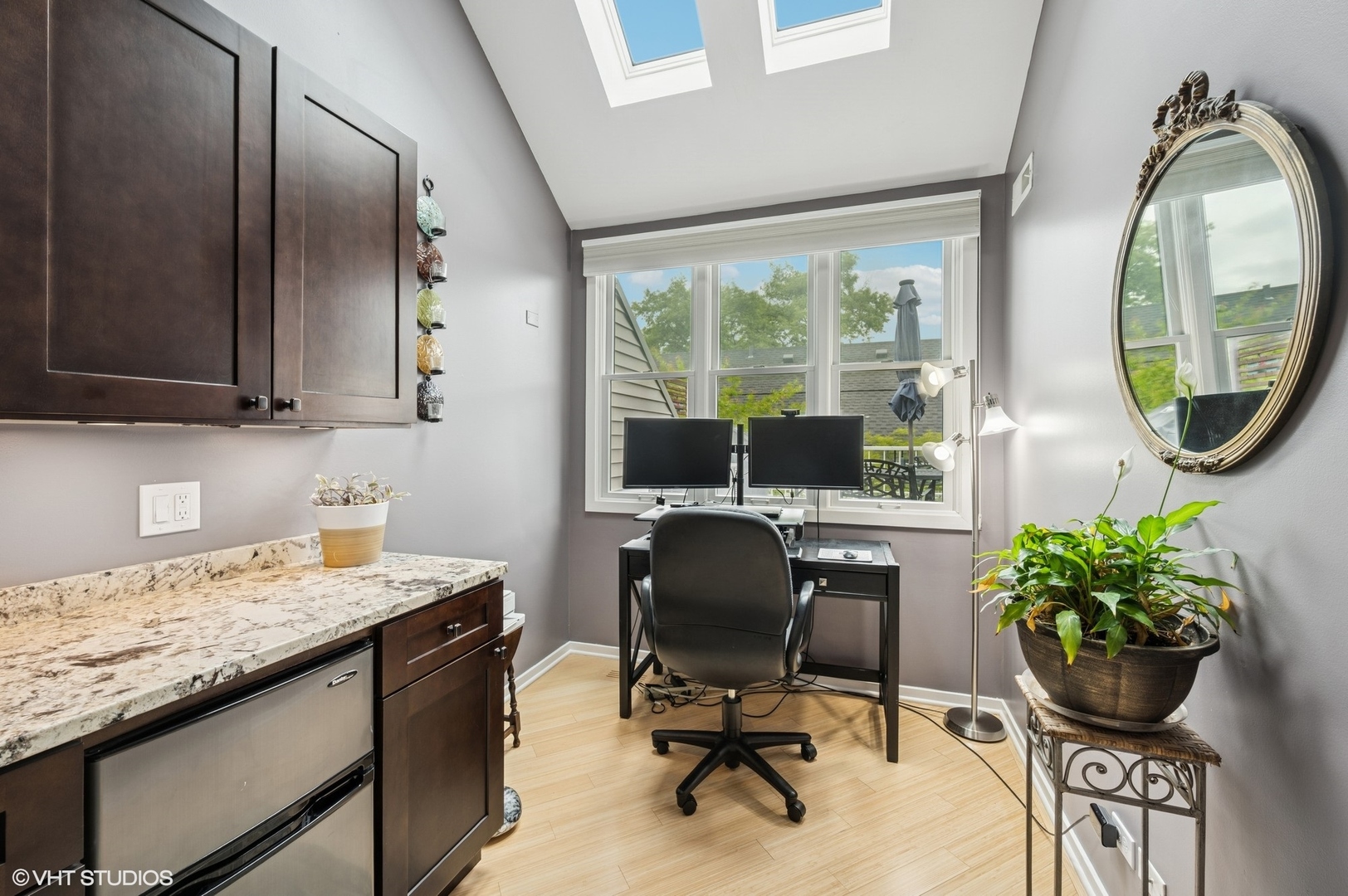 3401 N Janssen Avenue Unit: F