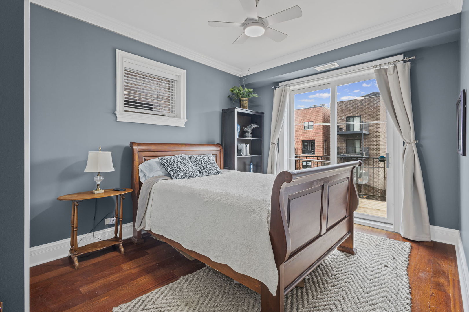718 W Aldine Avenue Unit: 3
