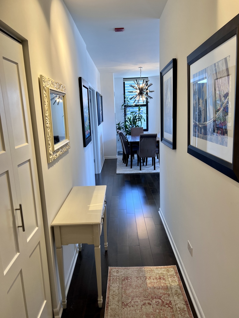 330 N Jefferson Street Unit: 1404