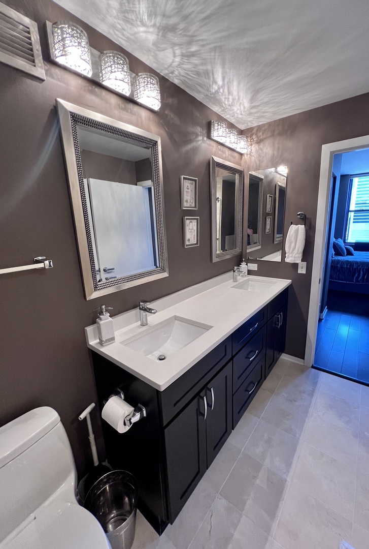 330 N Jefferson Street Unit: 1404