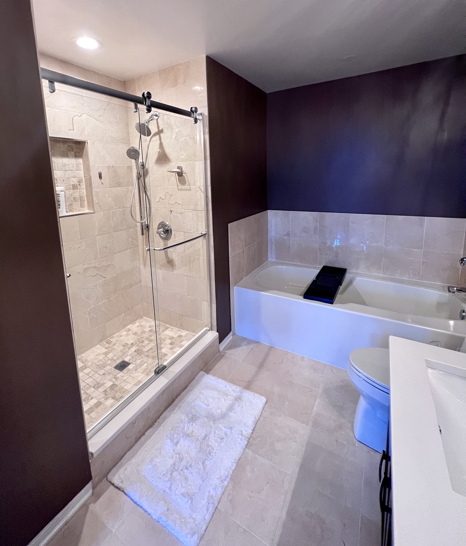330 N Jefferson Street Unit: 1404