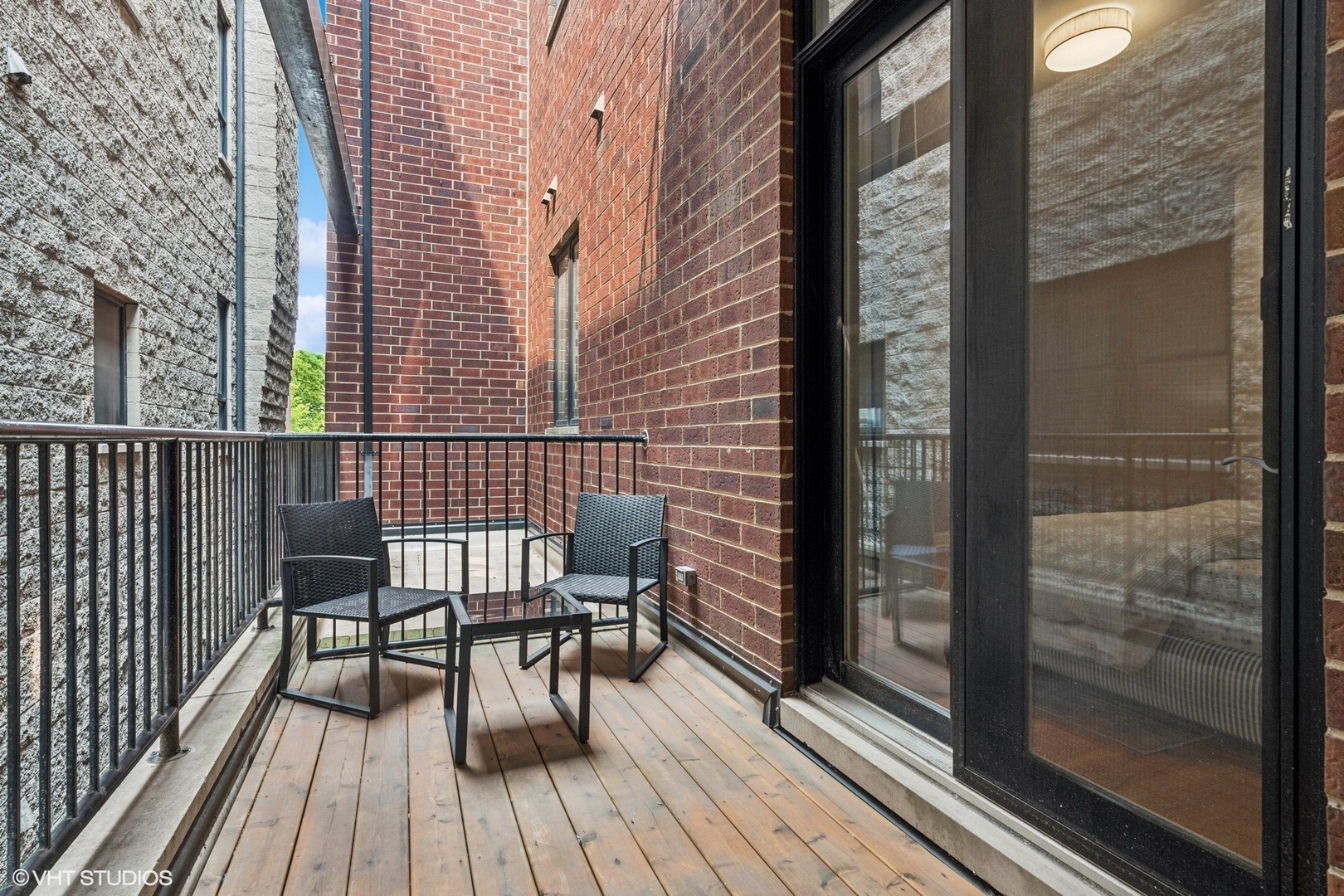 2007 W Belmont Avenue Unit: 2W