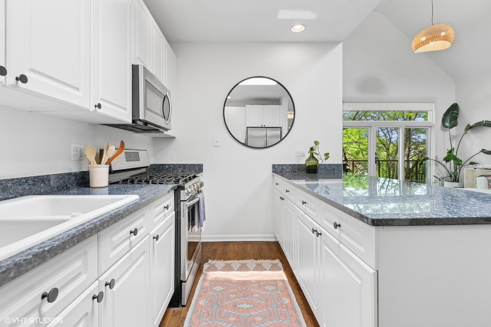 2139 W Roscoe Street Unit: 3E