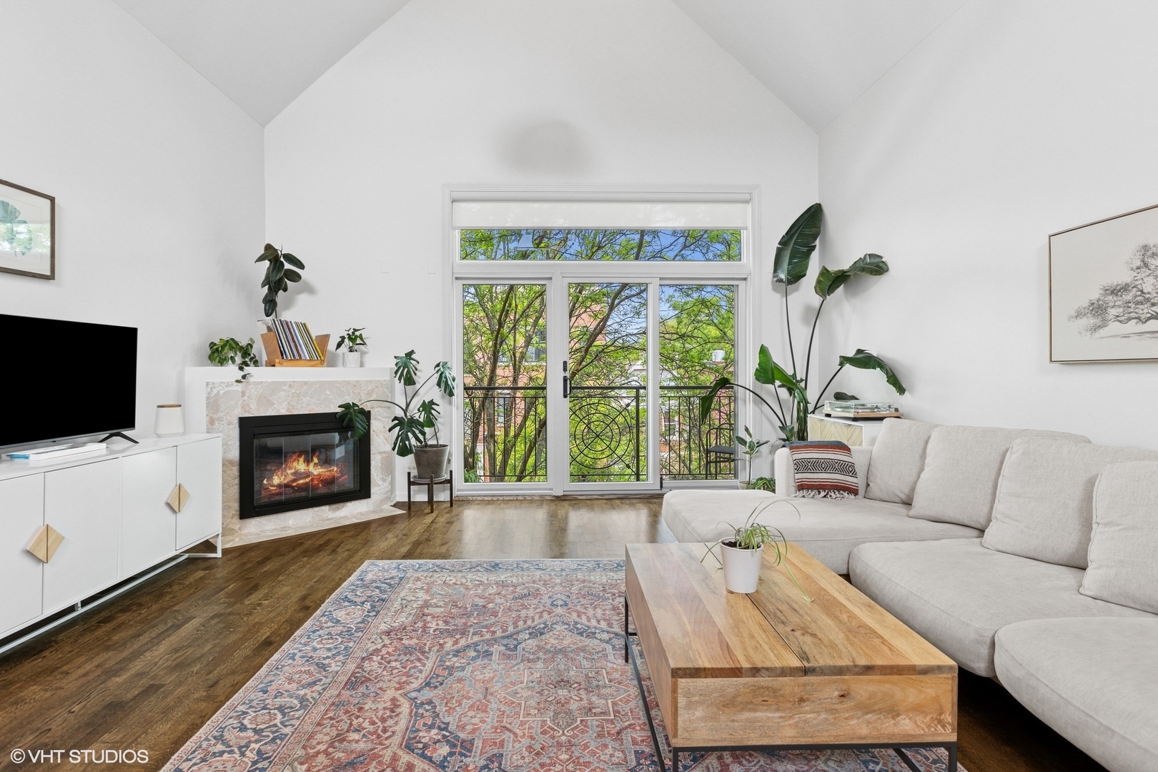 2139 W Roscoe Street Unit: 3E