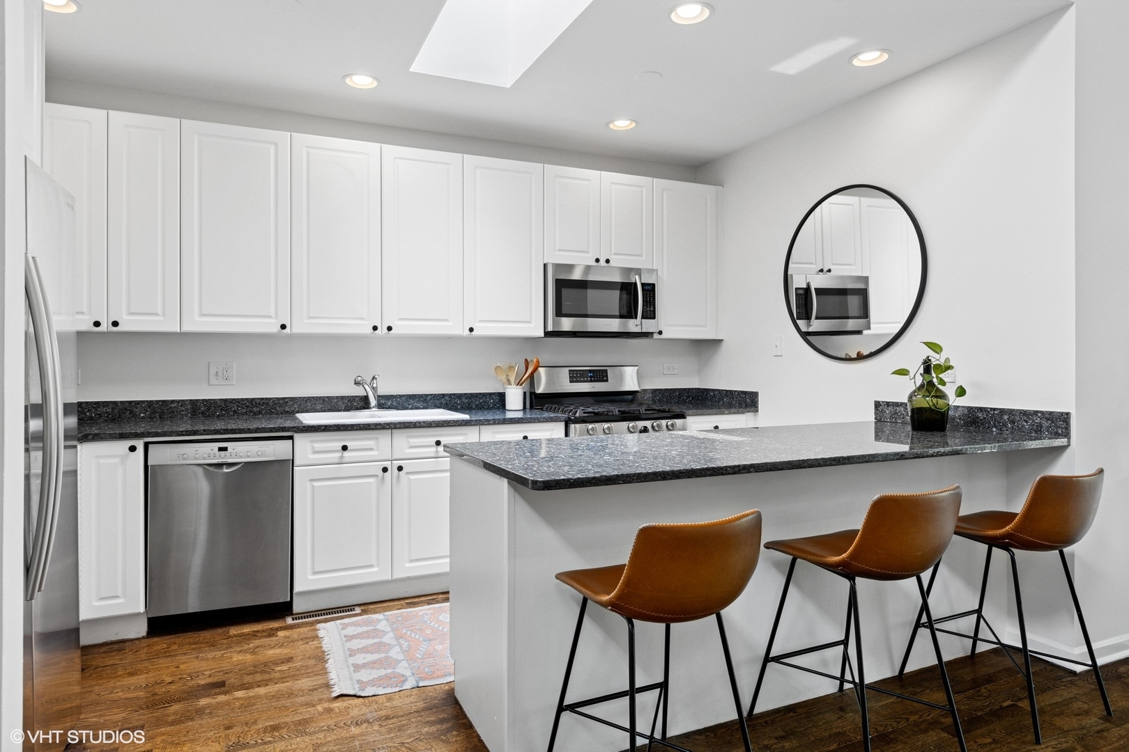 2139 W Roscoe Street Unit: 3E