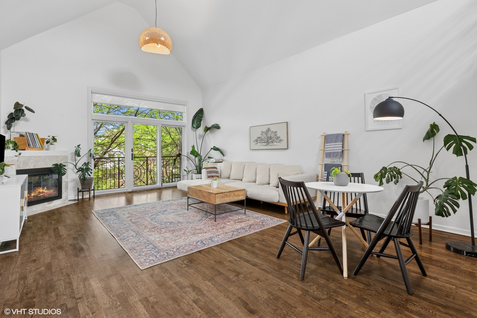 2139 W Roscoe Street Unit: 3E