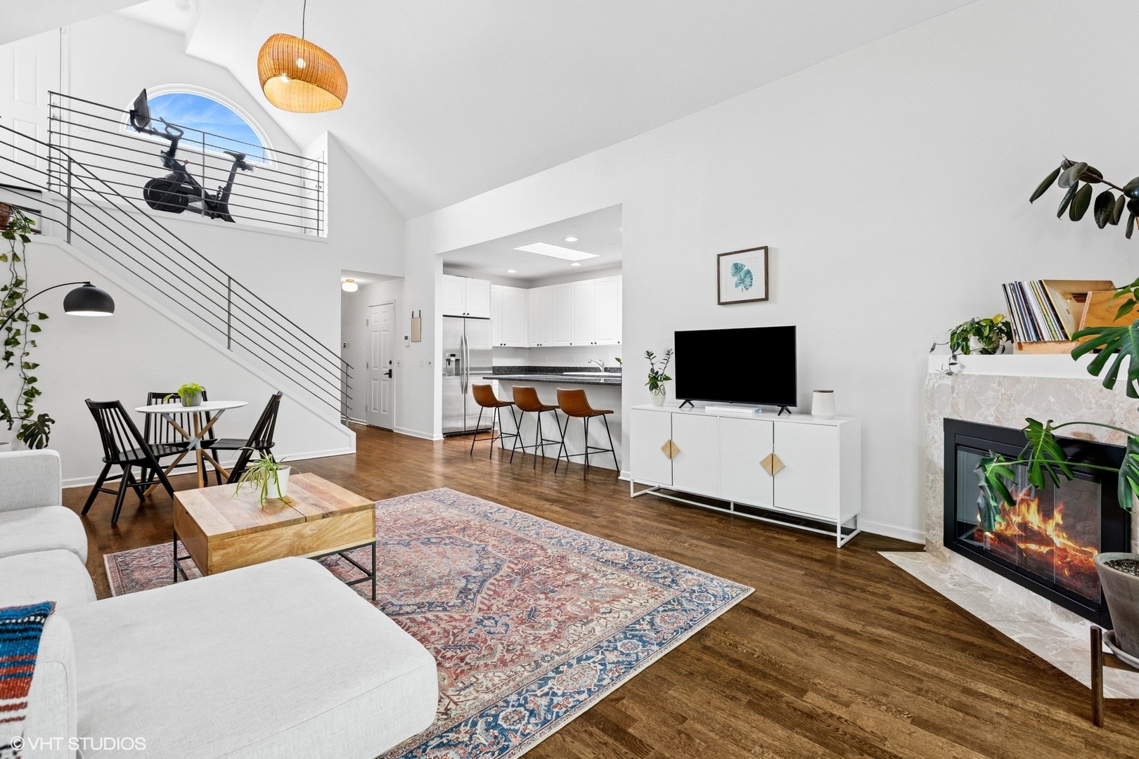 2139 W Roscoe Street Unit: 3E