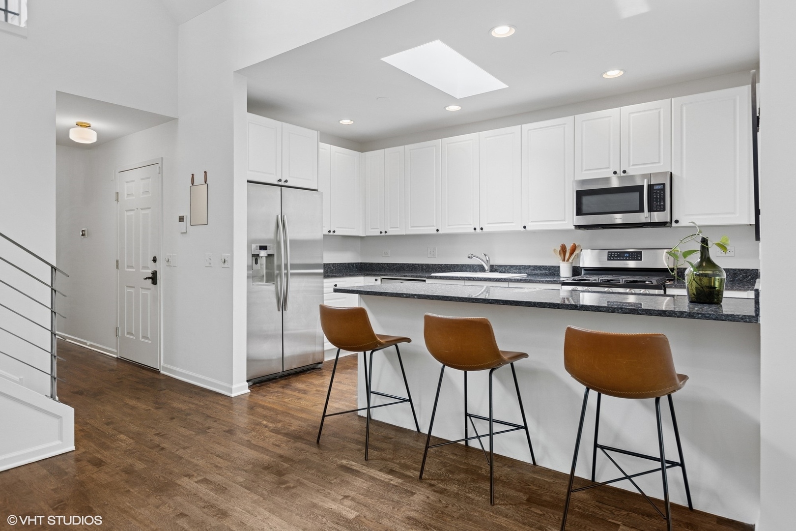 2139 W Roscoe Street Unit: 3E