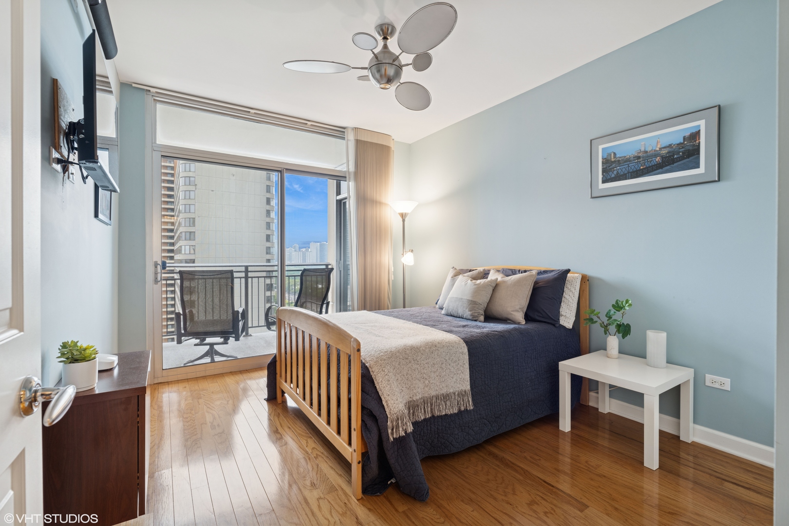 1250 S Michigan Avenue Unit: 2203